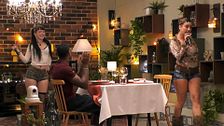 Nía y su mejor amiga hacen una actuación en el restaurante y sorprenden a Henry