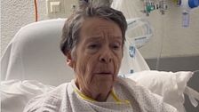 Última hora del estado de salud de Maricarmen, la anciana desahuciada de su casa de Madrid e ingresada en el hospital