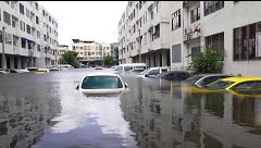 Las calles de Bangkok, totalmente anegadas tras las inundaciones de Tailandia