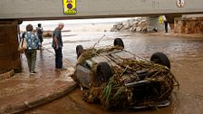 Dos personas han muerto y los bomberos buscan a otra desaparecida por el temporal en Cataluña