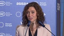 Ayuso advierte a la ciudadanía de que “no voten por correo” y afirma que “Sánchez se va porque no puede más”
