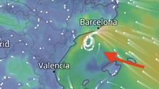 Un grupo de tormentas retroalimentándose formaron una especie de ciclón sobre Barcelona