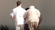 El Síndrome de Estrés por Relocalización y los síntomas que provoca en los ancianos este desarraigo repentino de sus viviendas