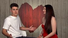 Carlos llega a ‘First Dates’ para vigilar a su tío y la cercanía familiar no le gusta ni un pelo a su cita: “Me parece una ca***”