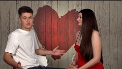Carlos llega a ‘First Dates’ para vigilar a su tío y la cercanía familiar no le gusta ni un pelo a su cita: “Me parece una ca***”
