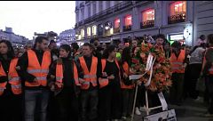 La marcha en honor a Maricarmen desde Sol hasta su casa: lágrimas, miles de pancartas y un emotivo "adiós con el corazón"