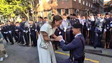 Ceuta, el adelanto electoral y la tensión política, presentes en un desfile militar que ha tenido también hasta dos pedidas de matrimonio