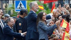 Cánticos, vítores, aplausos y hasta selfies en la primera visita de los reyes a Ceuta desde su coronación y dos meses después de la crisis migratoria