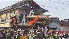 Dos muertos al volcar una carroza en el festival Danjiri Matsuri de Osaka, en Japón