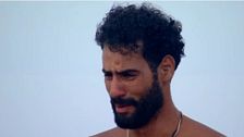 Asraf Beno cuenta cómo fue su infancia, marcada por momentos muy difíciles, y acaba roto al hablar de Isa Pi: "Pienso en ella cada noche"