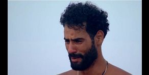 Asraf Beno cuenta cómo fue su infancia, marcada por momentos muy difíciles, y acaba roto al hablar de Isa Pi: "Pienso en ella cada noche"