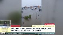 Vecino de Oliva atrapado por la Dana: "Estamos esperando a que baje el novel del agua. La planta baja está ya inundada"