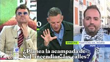 El tenso enfrentamiento entre Aldo Comas y Pepe, acampado en Sol: "No hacéis nada y os creéis que estáis haciendo la revolución"