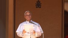 El papa León XIV se recupera favorablemente, recibe fisioterapia respiratoria y camina en la habitación