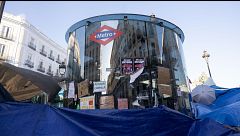 Madrid cierra la estación de metro de Sol por “insalubridad” de la acampada, mientras la de Cercanías sigue operativa