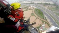 Así operan los servicios de rescate de Salvamento Marítimo desde el aire: "Ya hemos trabajado en dos DANAS"