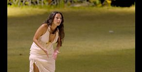 Paola irrumpe en Villa Playa y se enfrenta a Irini y a las solteras: “¿Dónde está?”