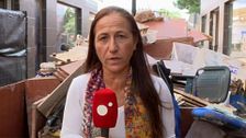 Las calles se convierten en montañas de enseres para limpiar casas y comercios en Els Poblets, Valencia
