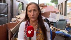 Las calles se convierten en montañas de enseres para limpiar casas y comercios en Els Poblets, Valencia