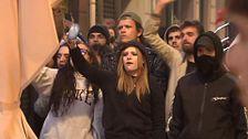 Las protestas contra Abascal en A Coruña y Avilés se convierten en batallas campales con varios detenidos y decenas de agentes heridos