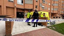 Investigan un crimen machista tras el asesinato de una mujer de 52 años en una urbanización de Carabanchel