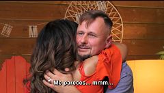 Yina abraza a Alexis en ‘First Dates’: “Se te a salir el corazón”