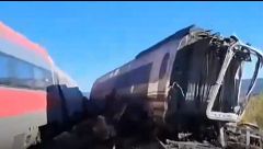Así han vivido y grabado los pasajeros supervivientes los primeros minutos tras el descarrilamiento: "Había gente muerta bajo los trenes"