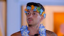 Miguel lanza un directo mensaje a Mara a su villa y la reacción de sus parejas enfada a los chicos: "Eso no lo voy a aguantar"