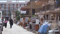 Acompañamos a vecinos afectados por la DANA del pasado domingo que entran en sus casas por primera vez