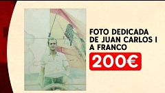 A subasta una foto de Juan Carlos I dedicada a Franco y varios retratos del dictador: los objetos subastados del Pazo de Meirás