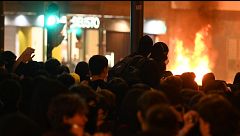 Los últimos disturbios que han incendiado las calles en distintas ciudades de España y sus principales diferencias: del caso de Barcelona a los altercados en Bilbao