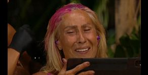 Las lágrimas de Rosa Benito al ver un vídeo de sus nietos animándola: "Te echamos mucho de menos. Eres nuestra ganadora"