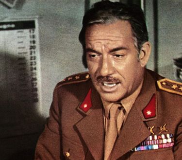 Il generale dorme in piedi