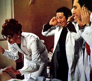 La dottoressa sotto il lenzuolo