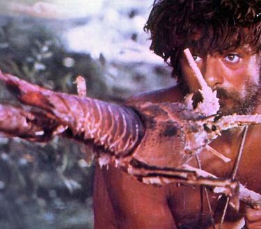 Travolti da un insolito destino nell'azzurro mare d'agosto