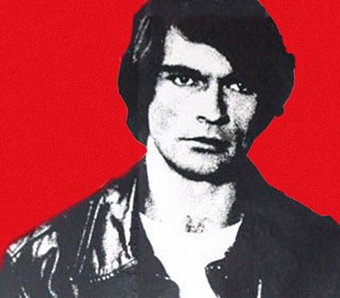 La città sconvolta: caccia spietata ai rapitori