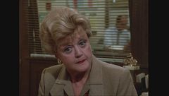 Ep. 2 - Rosa bianca per il morto - II parte/Tocco da maestro