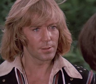 Da Scaramouche or se vuoi l'assoluzione baciar devi sto...cordone!