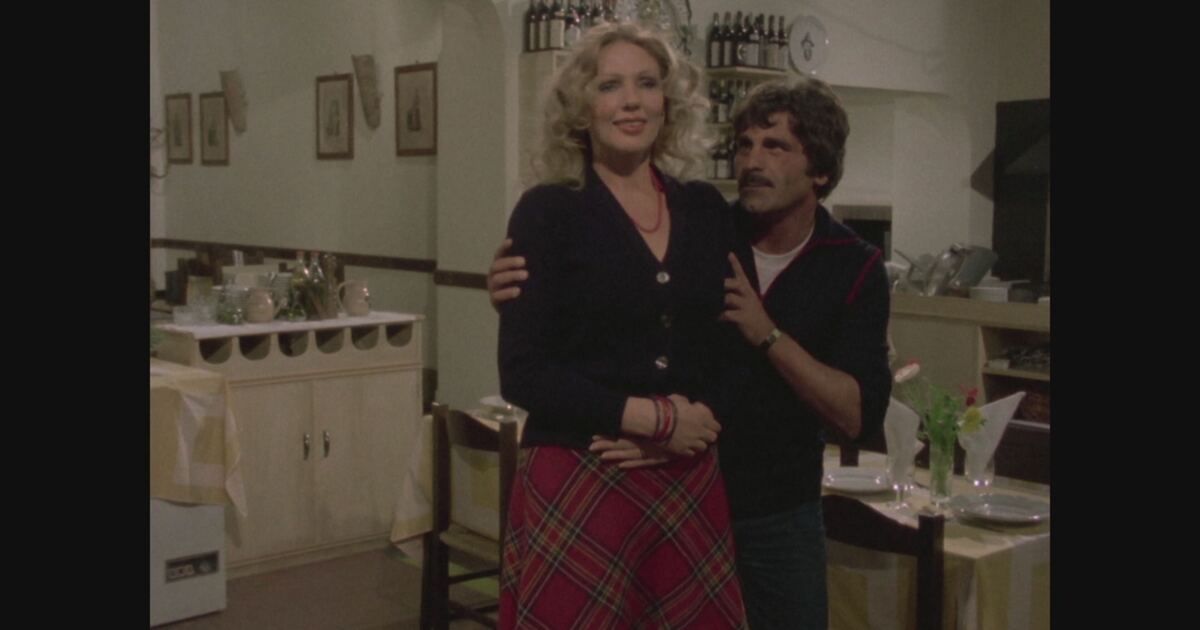 Cameriera senza... malizia | Mediaset Infinity