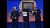 Massimo Boldi è un nuovo membro dei Neri per caso a Zelig - Facciamo Cabaret 1999
