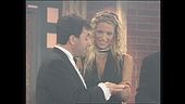 Mago Forest e il gioco con le carte insieme a Michelle Hunziker