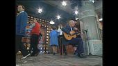 Claudio Bisio canta "Rapput" in versione acustica