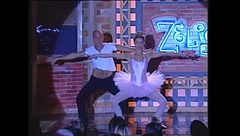 Michelle Hunziker e Claudio Bisio danzano un balletto di musica classica