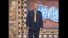 Giovanni Cacioppo e il lavoro di portiere di condominio a Zelig 2002