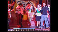 Sergio Sgrilli canta la sigla finale di Zelig Circus 2003