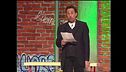 Beppe Braida legge le ultime news a Zelig Circus 2003