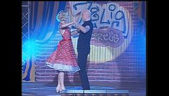 Michelle Hunziker e Claudio Bisio in "Dirty Dancing"
