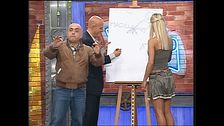 Michelle Hunziker e Claudio Bisio alle prese con l'assessore Palmiro Cangini
