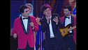 Elio e le storie tese cantano "Fossi figo" con Claudio Bisio