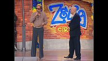 Teo Teocoli imita Adriano Celentano